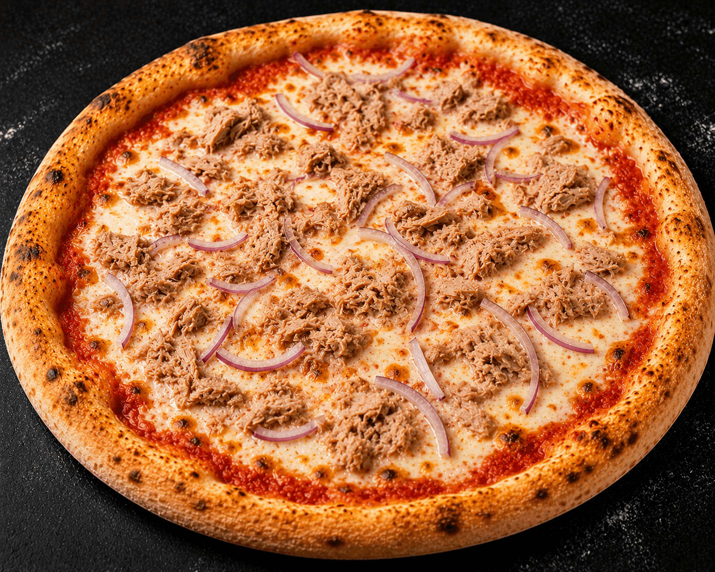 Pizza Tonno mit Thunfisch und Zwiebel